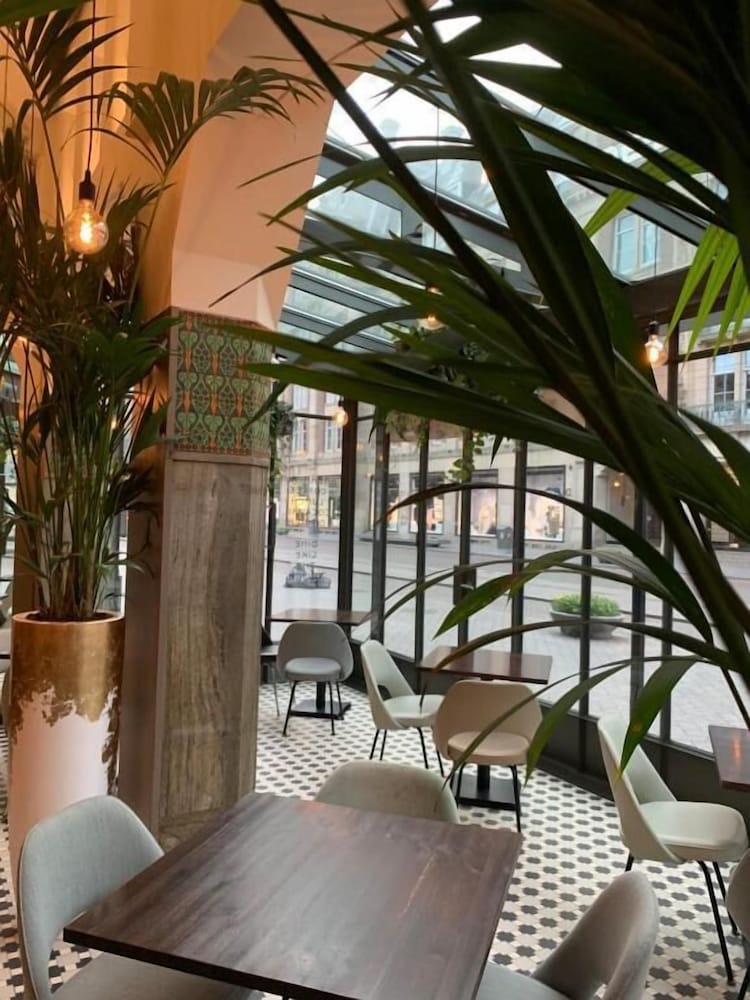 Hotel Amsterdam De Roode Leeuw — Restaurant & bars in Amsterdam, North Netherlands
