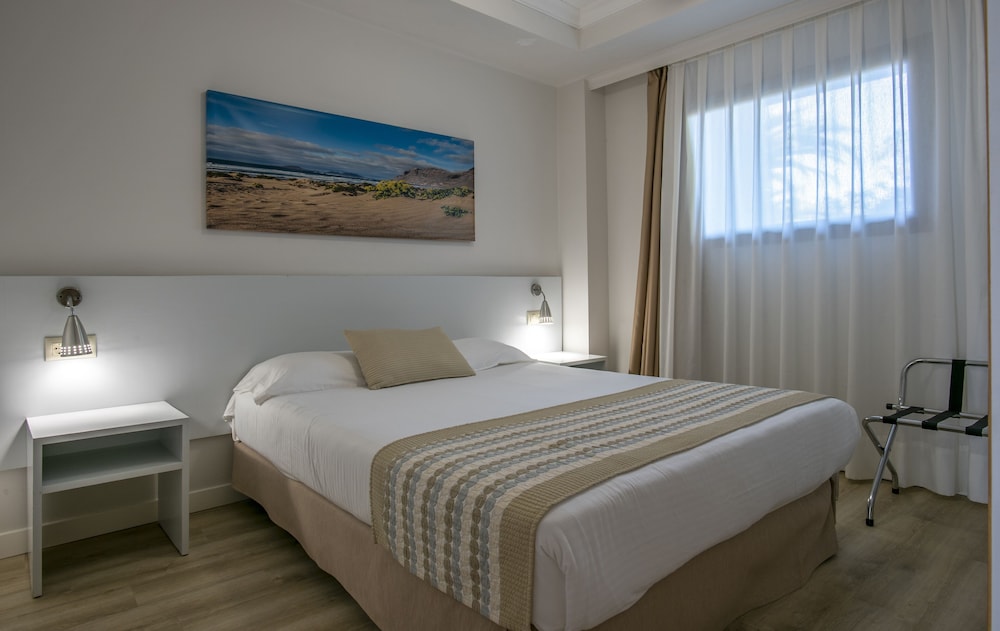 Los Zocos Impressive Lanzarote — Hotel rooms in Costa Teguise, Canary Islands