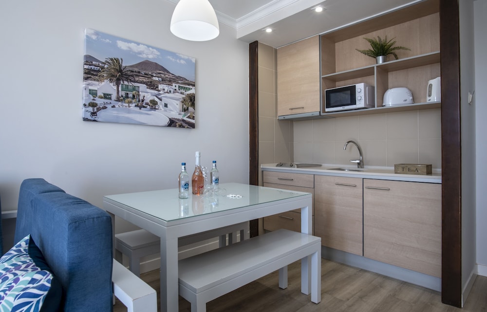 Los Zocos Impressive Lanzarote — Hotel rooms in Costa Teguise, Canary Islands