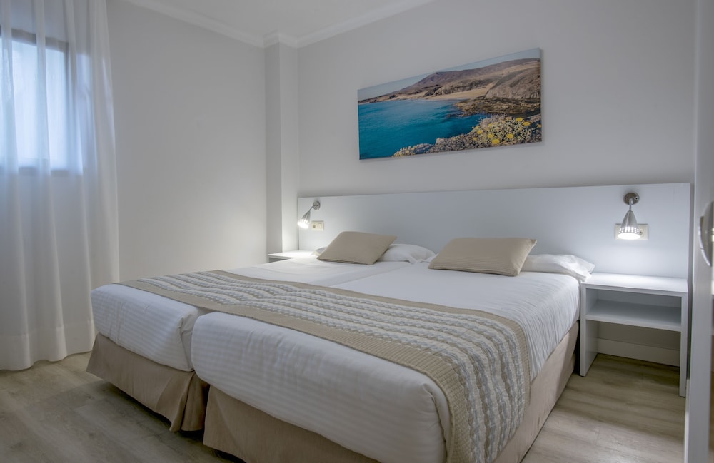 Los Zocos Impressive Lanzarote — Hotel rooms in Costa Teguise, Canary Islands