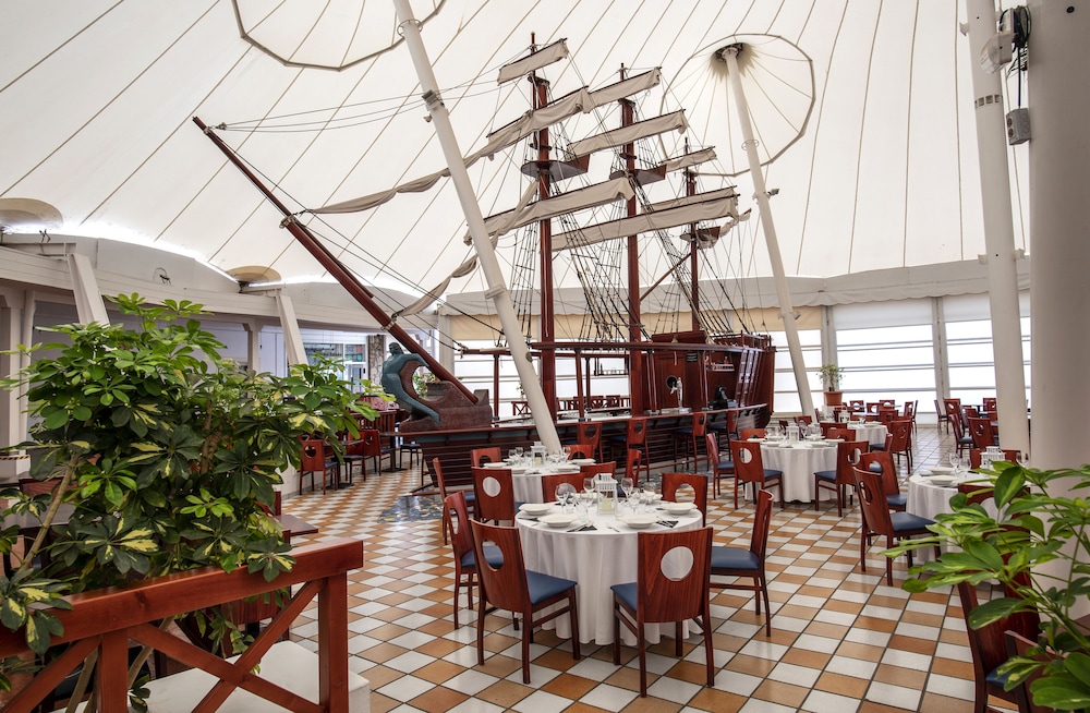 Los Zocos Impressive Lanzarote — Restaurant & bars in Costa Teguise, Canary Islands