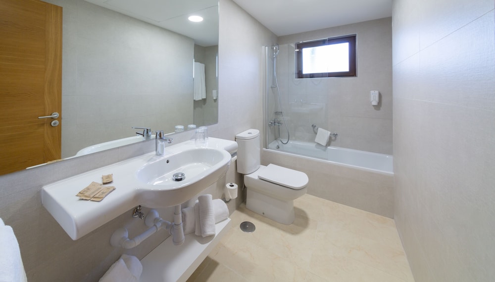 Los Zocos Impressive Lanzarote — Hotel rooms in Costa Teguise, Canary Islands