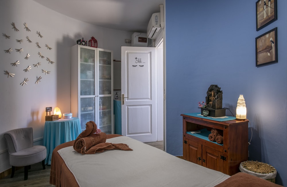Los Zocos Impressive Lanzarote — Hotel rooms in Costa Teguise, Canary Islands