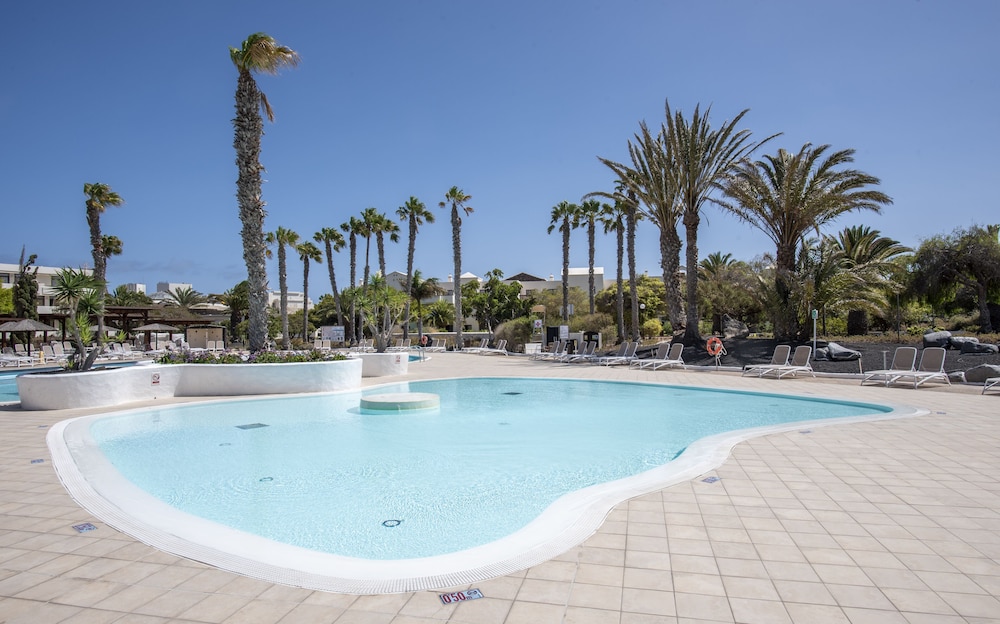 Los Zocos Impressive Lanzarote — Swimming pool in Costa Teguise, Canary Islands