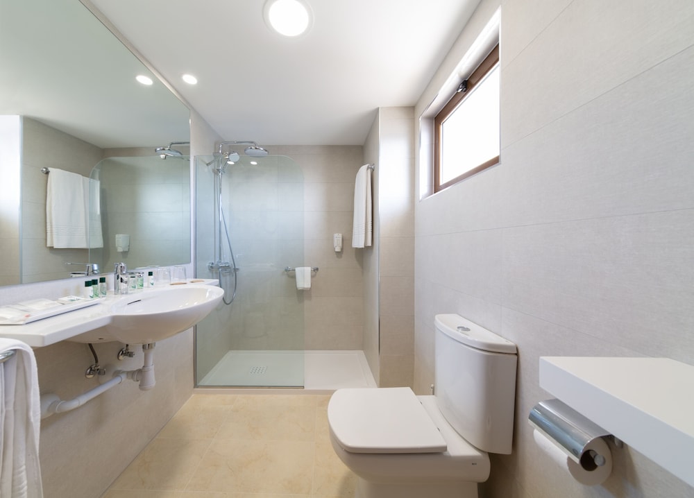 Los Zocos Impressive Lanzarote — Hotel rooms in Costa Teguise, Canary Islands