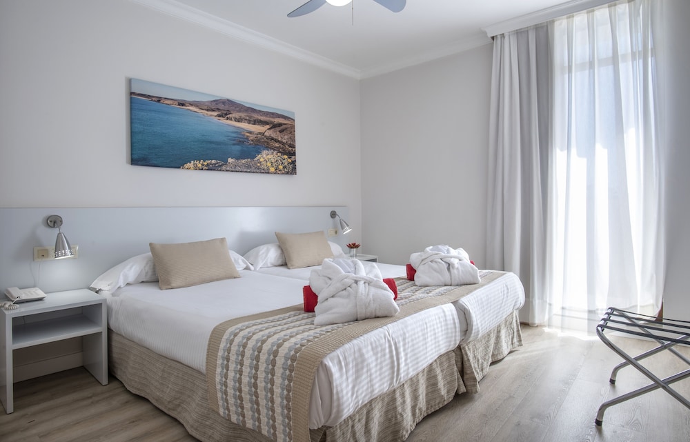 Los Zocos Impressive Lanzarote — Hotel rooms in Costa Teguise, Canary Islands