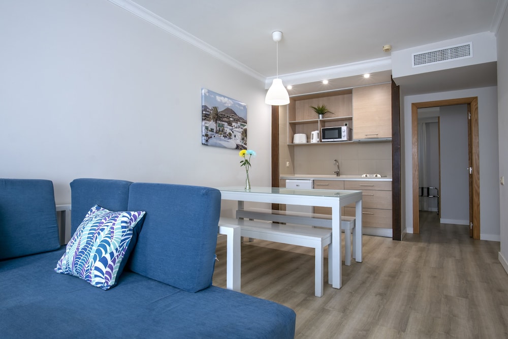 Los Zocos Impressive Lanzarote — Hotel rooms in Costa Teguise, Canary Islands