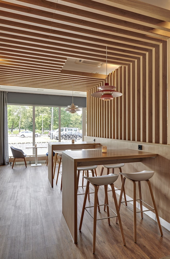 Holiday Inn Express Köln-Mülheim by IHG — Restaurant & bars in Cologne, North Rhine-Westphalia