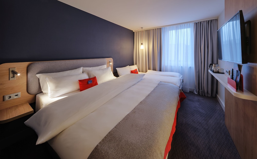 Holiday Inn Express Köln-Mülheim by IHG — Hotel rooms in Cologne, North Rhine-Westphalia