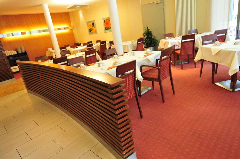 Flandrischer Hof — Restaurant & bars in Cologne, North Rhine-Westphalia