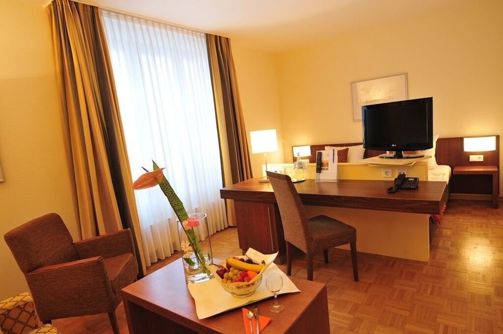 Flandrischer Hof — Hotel rooms in Cologne, North Rhine-Westphalia