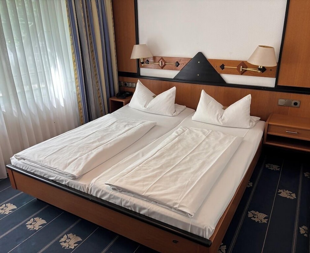 Flandrischer Hof — Hotel rooms in Cologne, North Rhine-Westphalia