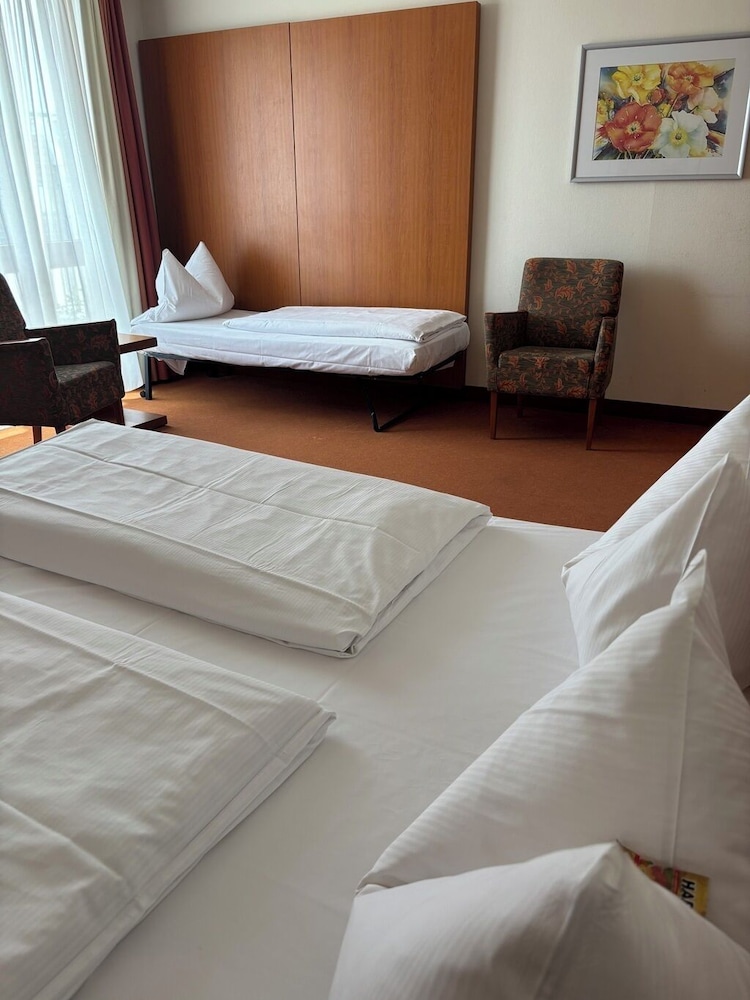 Flandrischer Hof — Hotel rooms in Cologne, North Rhine-Westphalia