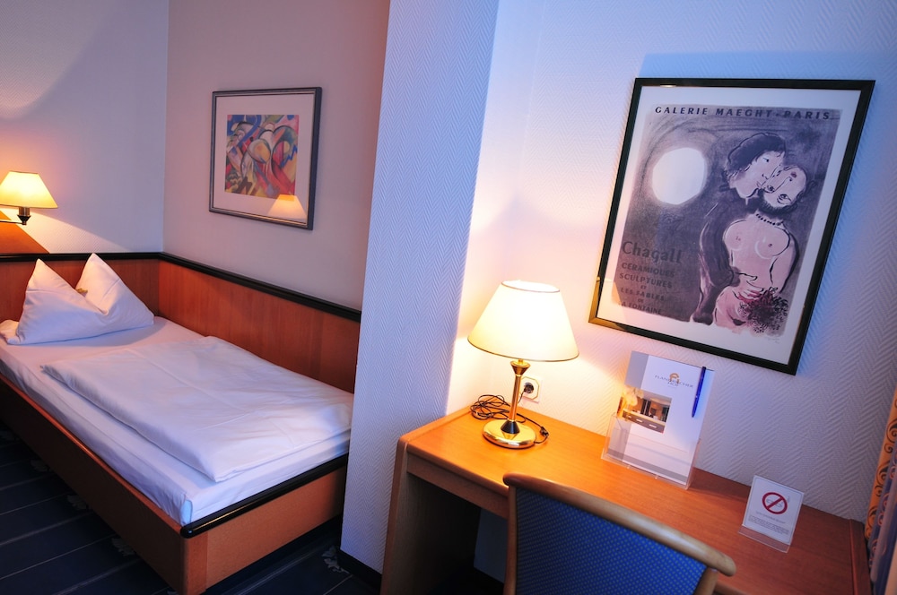 Flandrischer Hof — Hotel rooms in Cologne, North Rhine-Westphalia