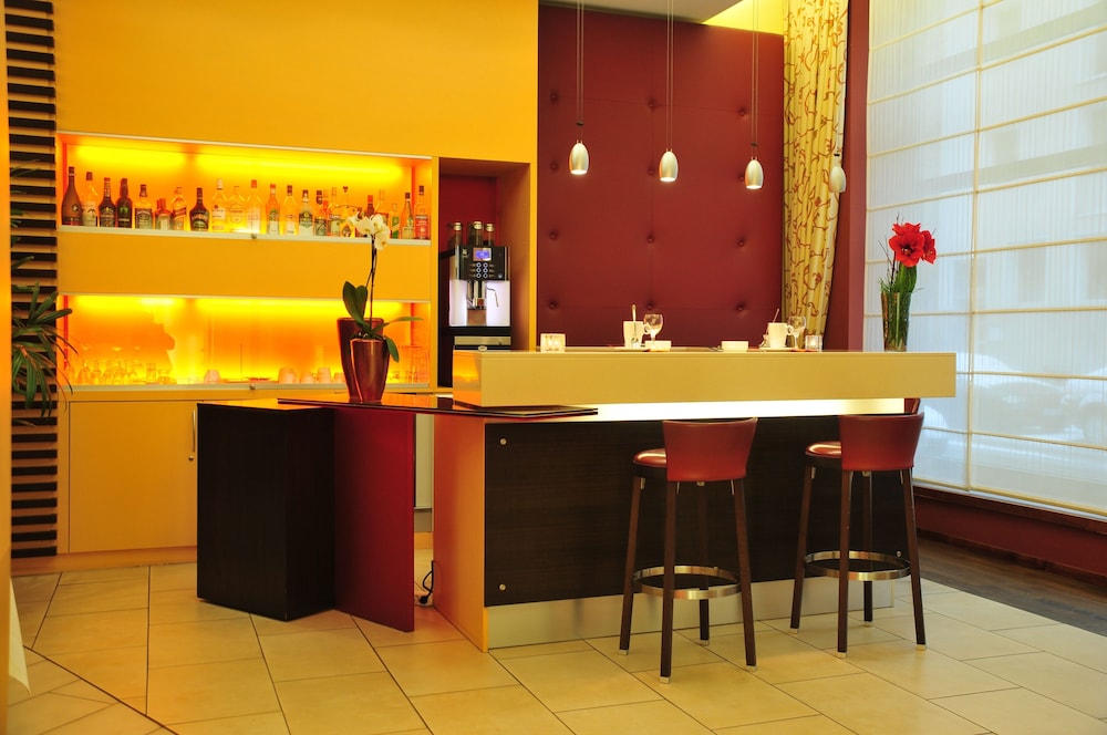 Flandrischer Hof — Restaurant & bars in Cologne, North Rhine-Westphalia
