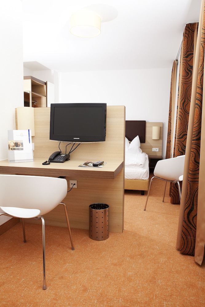Flandrischer Hof — Hotel rooms in Cologne, North Rhine-Westphalia