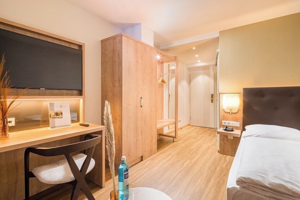 Flandrischer Hof — Hotel rooms in Cologne, North Rhine-Westphalia