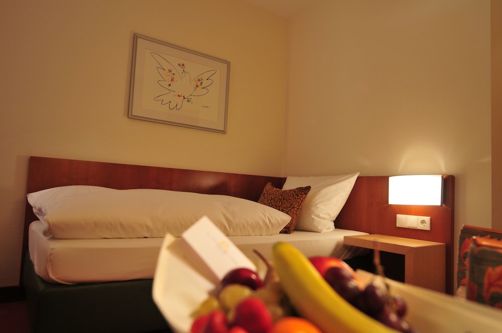 Flandrischer Hof — Hotel rooms in Cologne, North Rhine-Westphalia