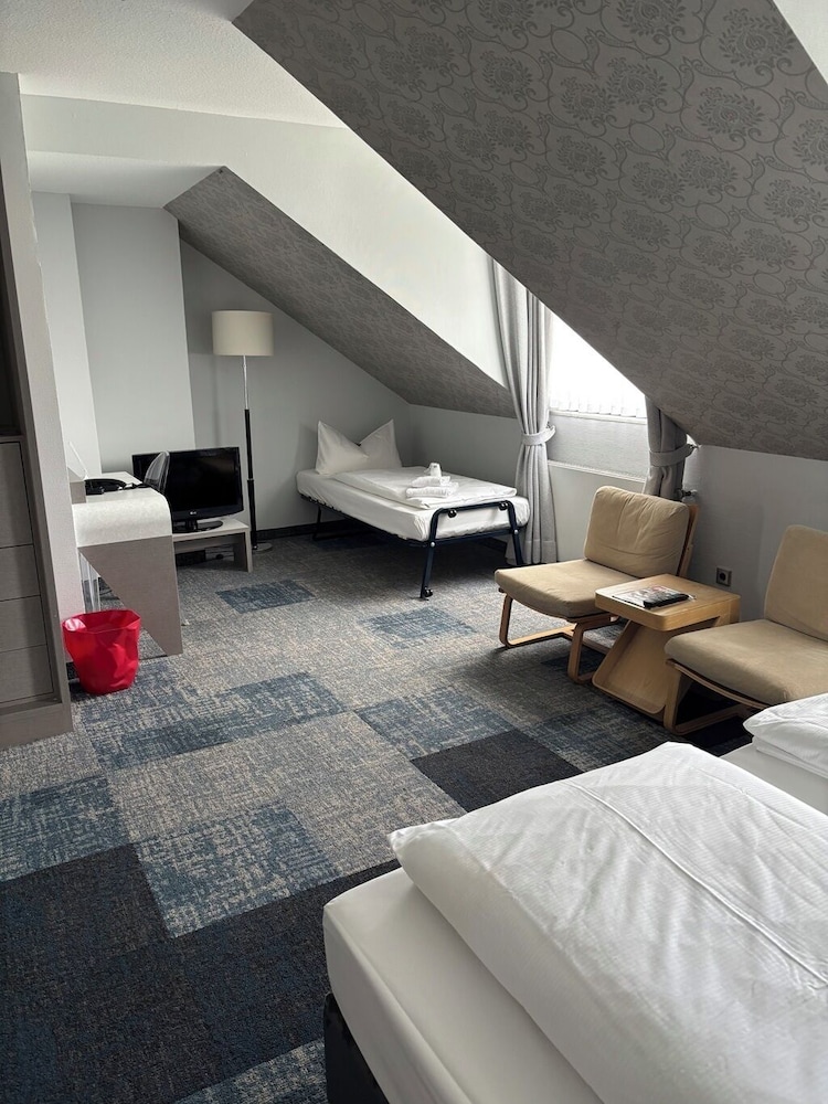 Flandrischer Hof — Hotel rooms in Cologne, North Rhine-Westphalia
