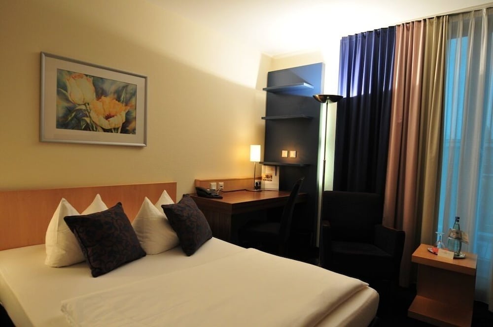 Flandrischer Hof — Hotel rooms in Cologne, North Rhine-Westphalia