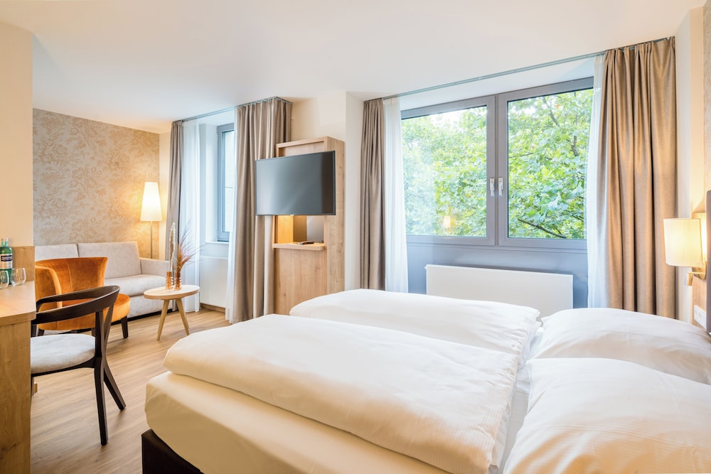 Flandrischer Hof — Hotel rooms in Cologne, North Rhine-Westphalia