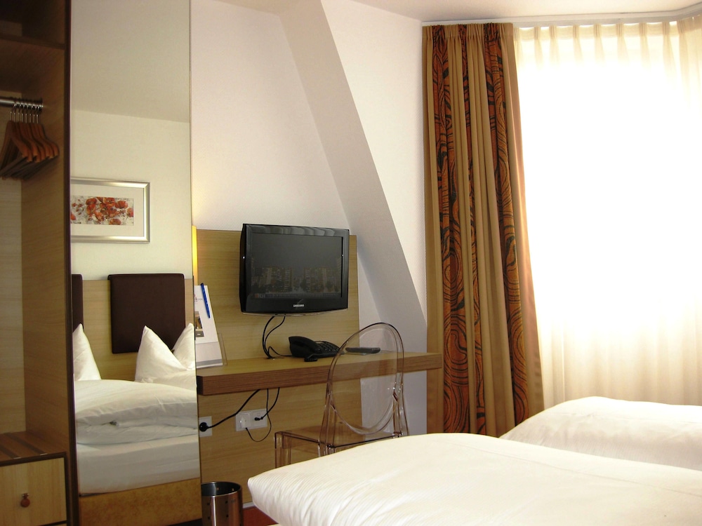 Flandrischer Hof — Hotel rooms in Cologne, North Rhine-Westphalia