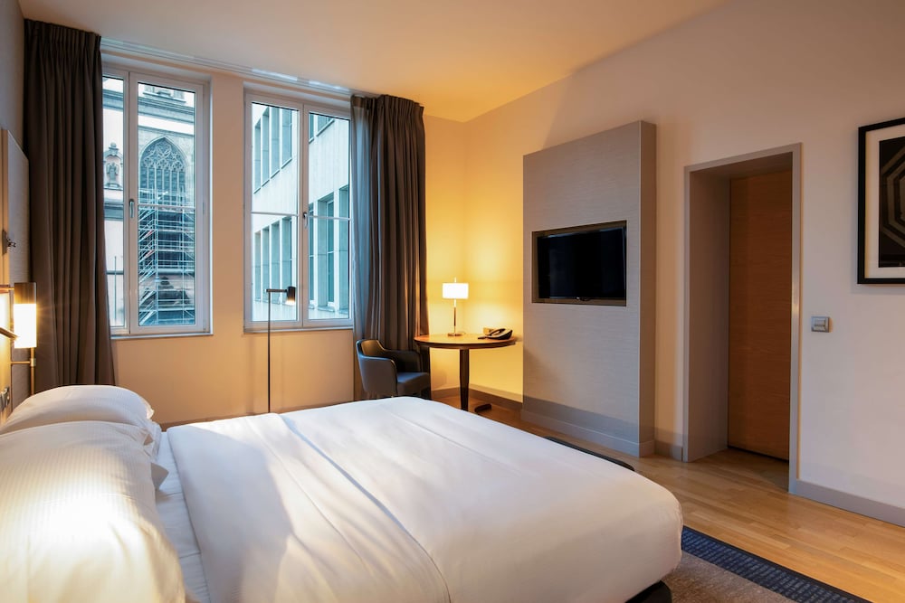 Hilton Cologne — Hotel rooms in Cologne, North Rhine-Westphalia