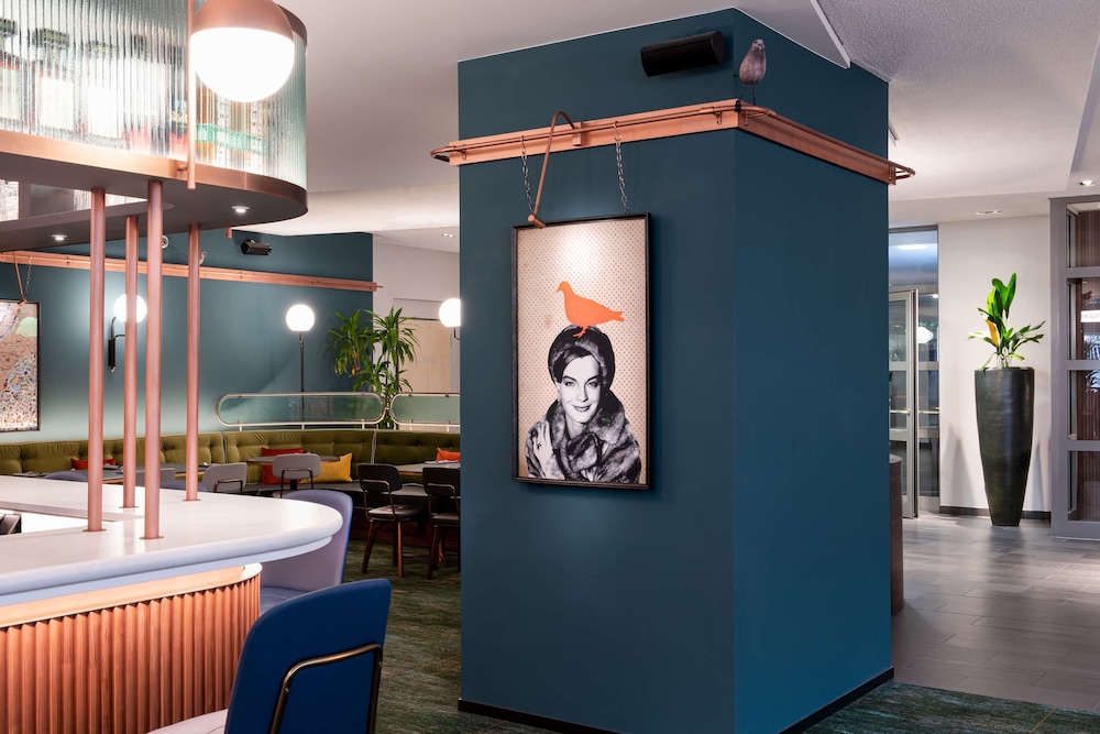 Hilton Cologne — Restaurant & bars in Cologne, North Rhine-Westphalia