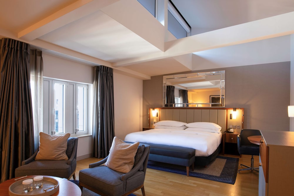 Hilton Cologne — Hotel rooms in Cologne, North Rhine-Westphalia