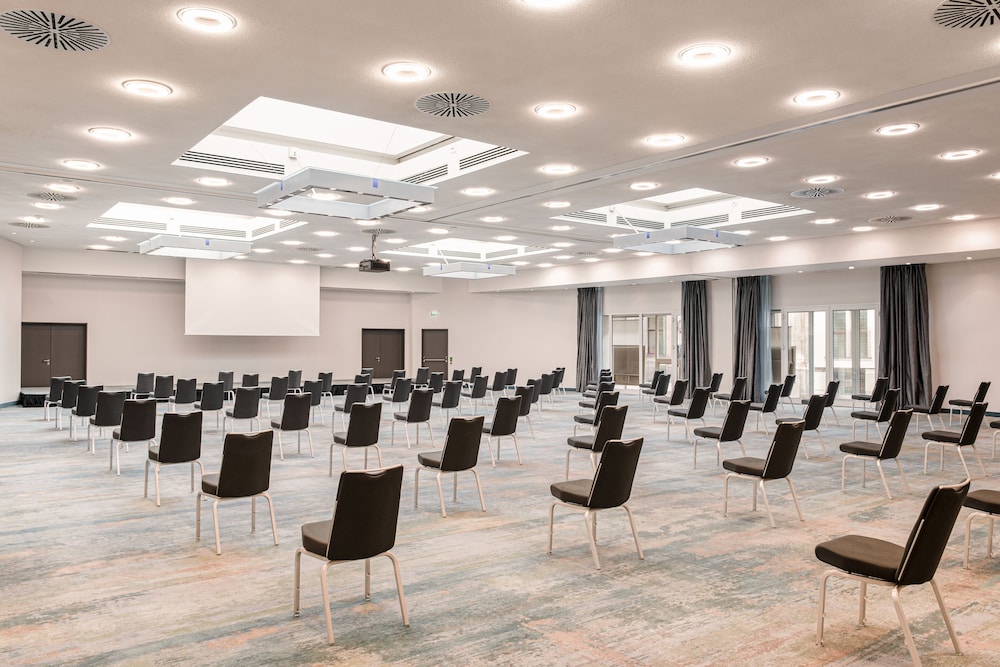 Hilton Cologne — Hotel building in Cologne, North Rhine-Westphalia