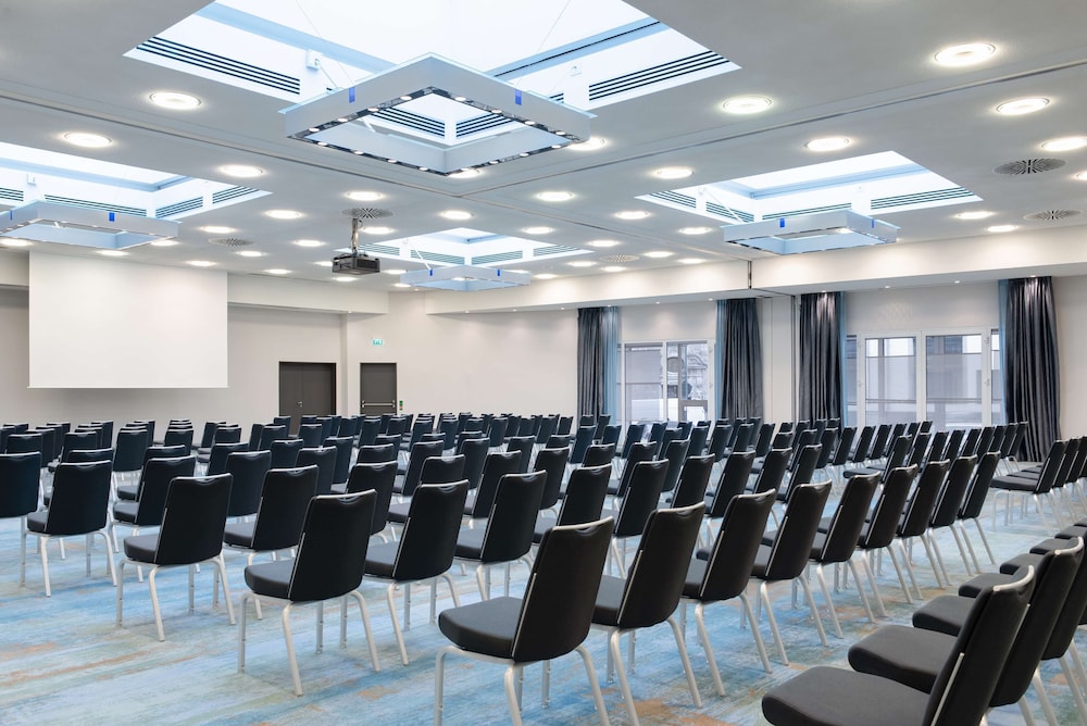 Hilton Cologne — Hotel building in Cologne, North Rhine-Westphalia