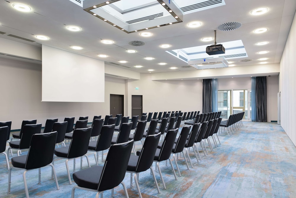 Hilton Cologne — Hotel building in Cologne, North Rhine-Westphalia