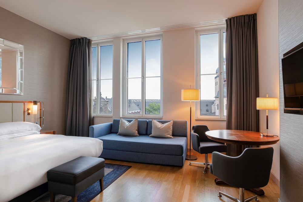 Hilton Cologne — Hotel rooms in Cologne, North Rhine-Westphalia