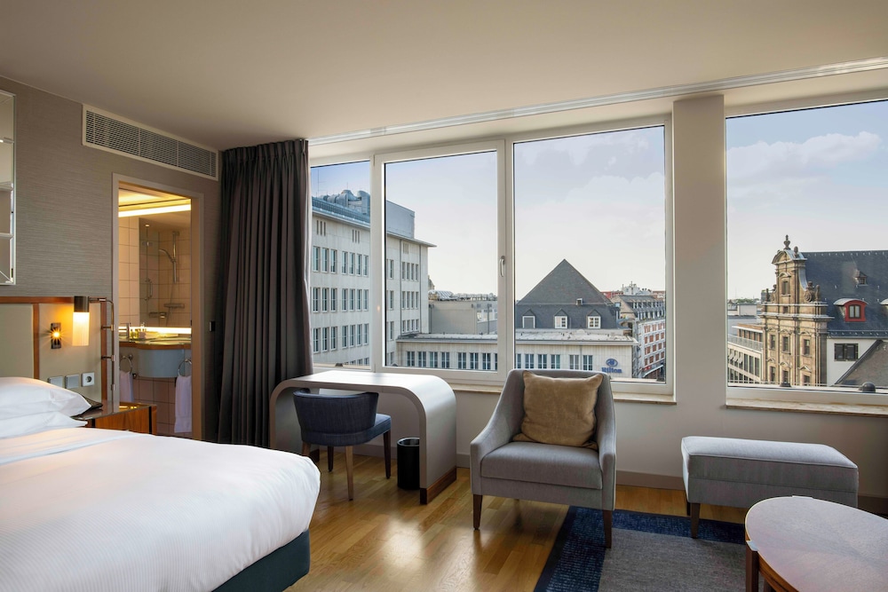Hilton Cologne — Hotel rooms in Cologne, North Rhine-Westphalia