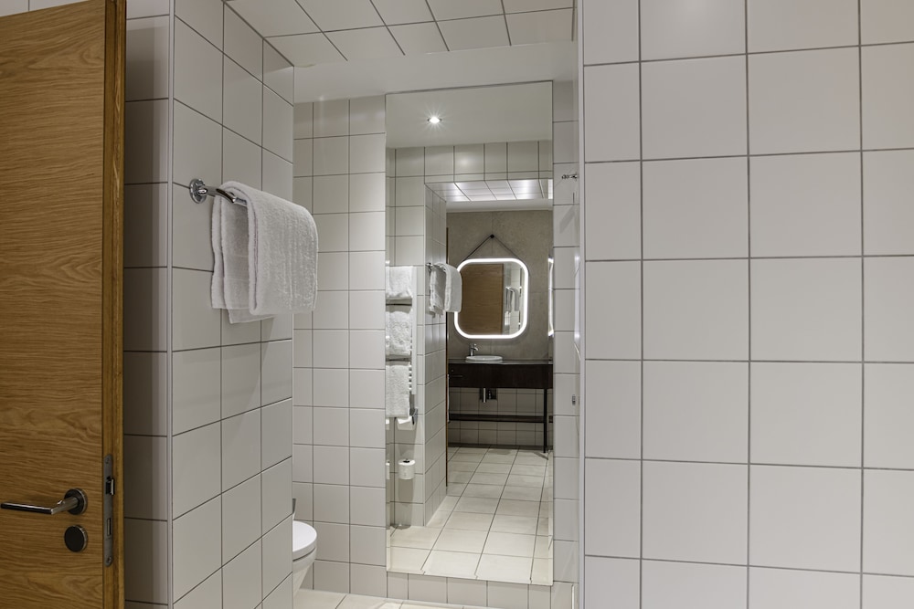Hilton Cologne — Hotel rooms in Cologne, North Rhine-Westphalia