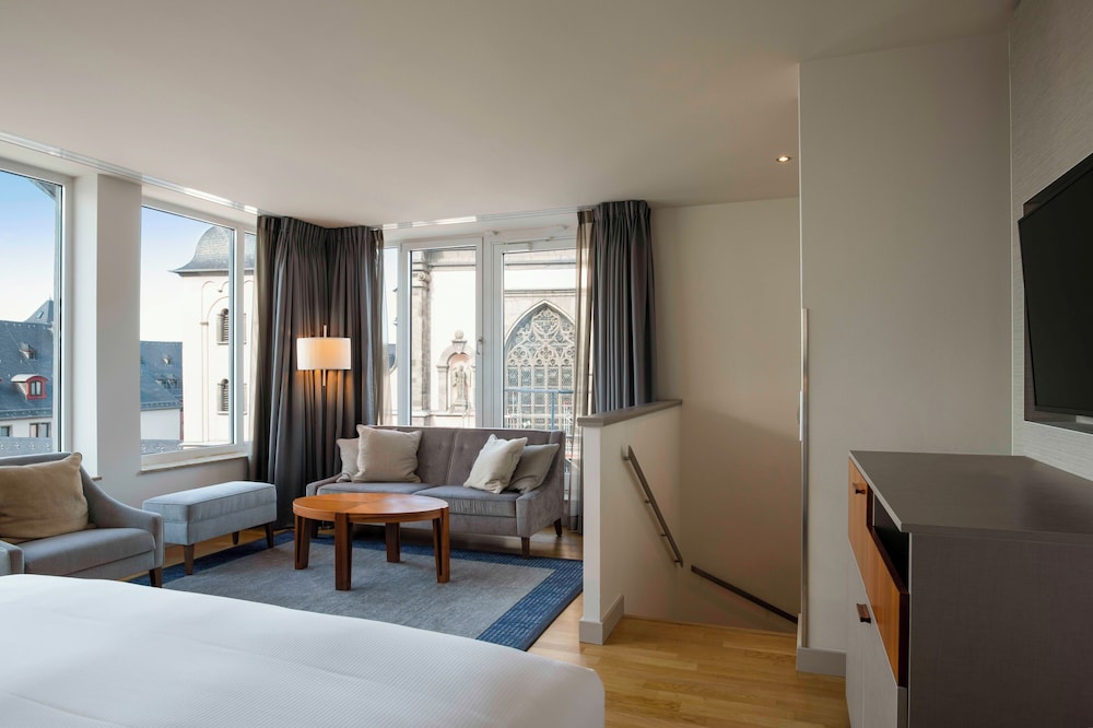 Hilton Cologne — Hotel rooms in Cologne, North Rhine-Westphalia