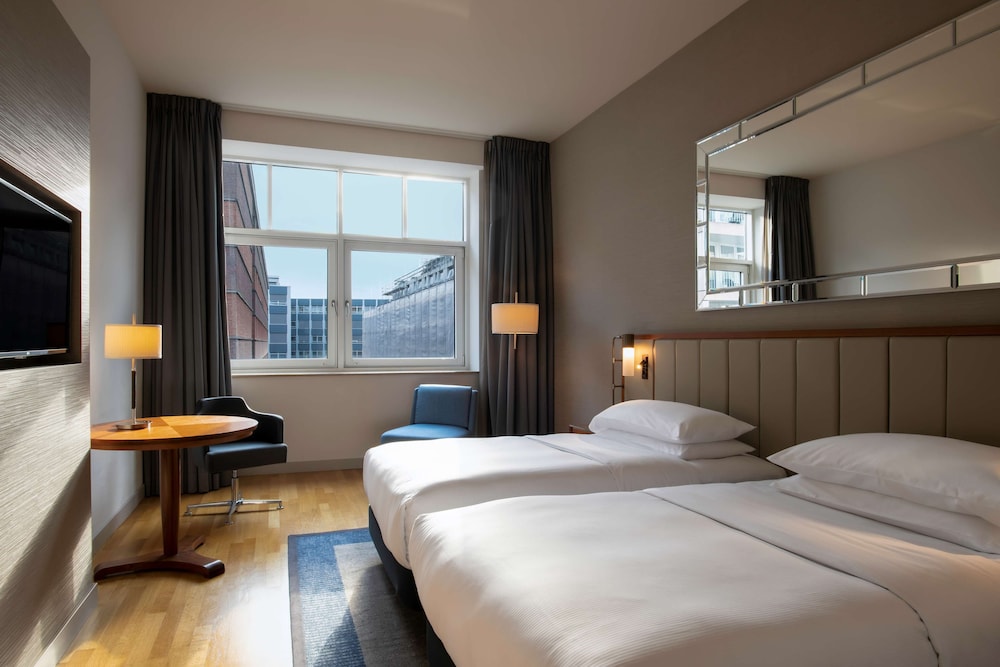 Hilton Cologne — Hotel rooms in Cologne, North Rhine-Westphalia