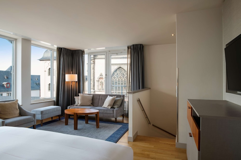 Hilton Cologne — Hotel rooms in Cologne, North Rhine-Westphalia