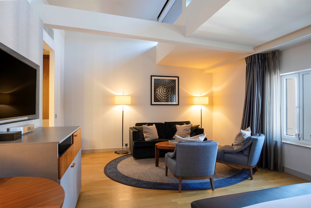 Hilton Cologne — Hotel rooms in Cologne, North Rhine-Westphalia