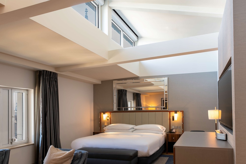 Hilton Cologne — Hotel rooms in Cologne, North Rhine-Westphalia
