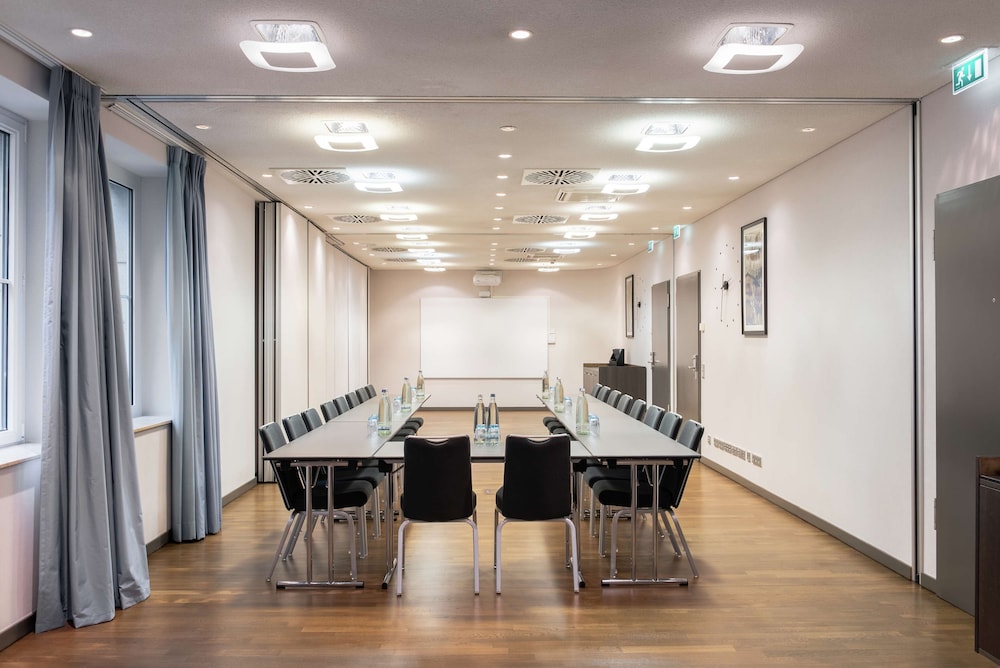 Hilton Cologne — Hotel building in Cologne, North Rhine-Westphalia