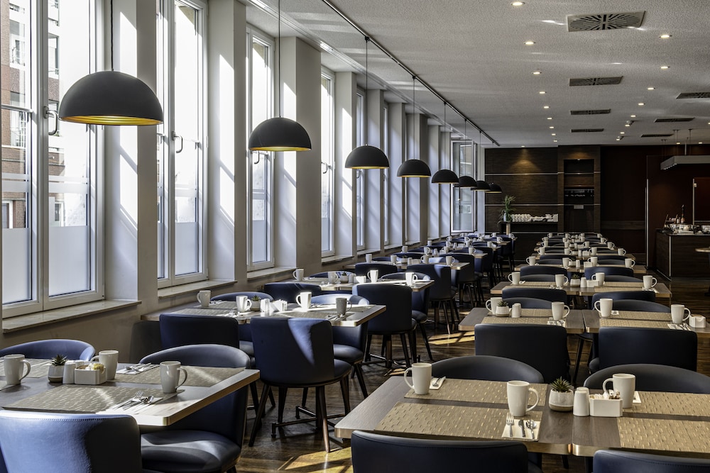 Hilton Cologne — Restaurant & bars in Cologne, North Rhine-Westphalia