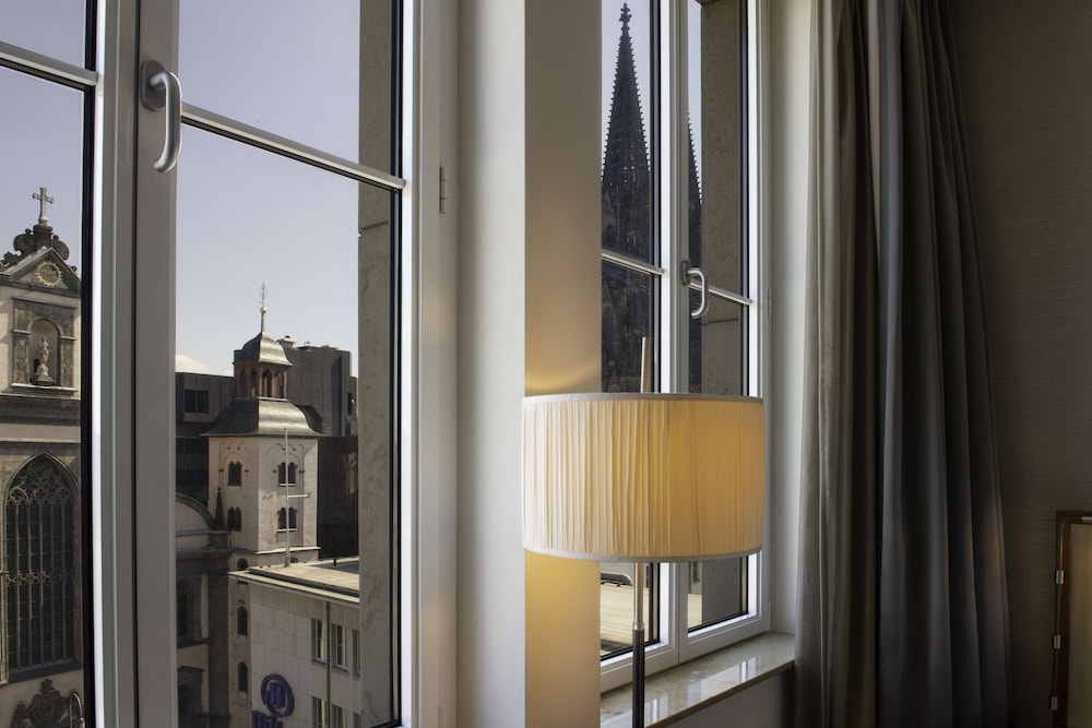 Hilton Cologne — Hotel rooms in Cologne, North Rhine-Westphalia