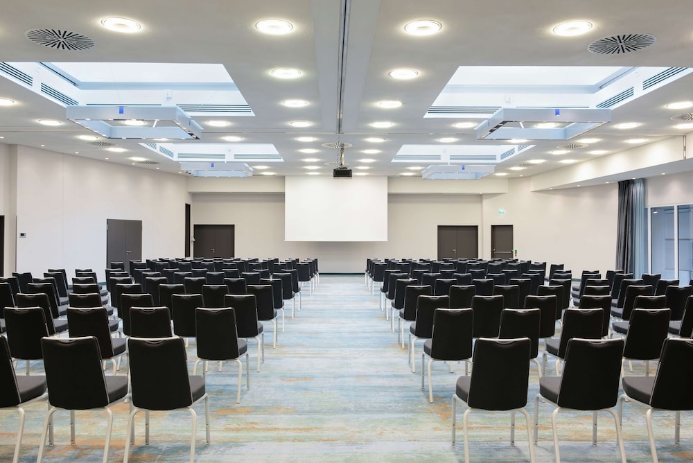 Hilton Cologne — Hotel building in Cologne, North Rhine-Westphalia