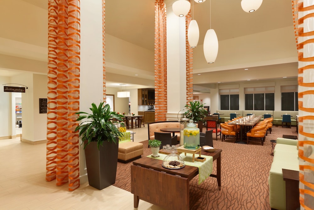 Hilton Garden Inn Boston Logan Airport — Restaurant & bars in Boston, Massachusetts