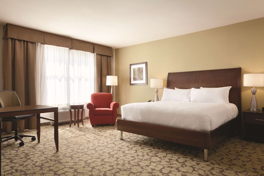Hilton Garden Inn Boston Logan Airport — Hotel rooms in Boston, Massachusetts