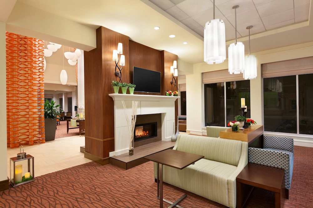 Hilton Garden Inn Boston Logan Airport — Restaurant & bars in Boston, Massachusetts