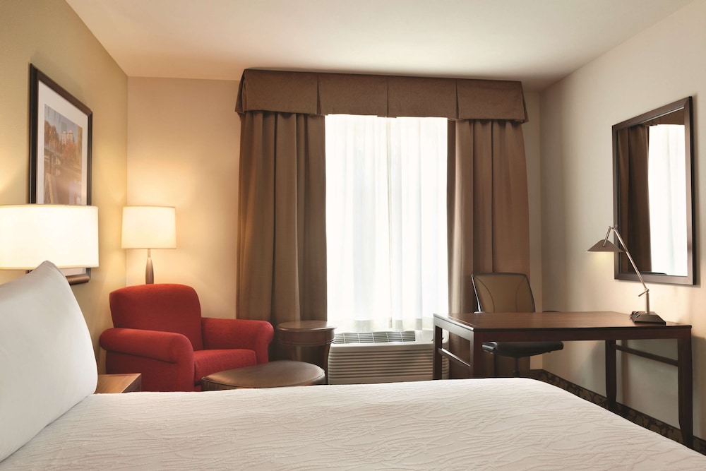 Hilton Garden Inn Boston Logan Airport — Hotel rooms in Boston, Massachusetts
