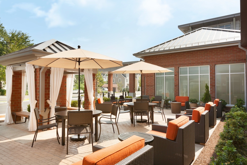 Hilton Garden Inn Boston Logan Airport — Restaurant & bars in Boston, Massachusetts