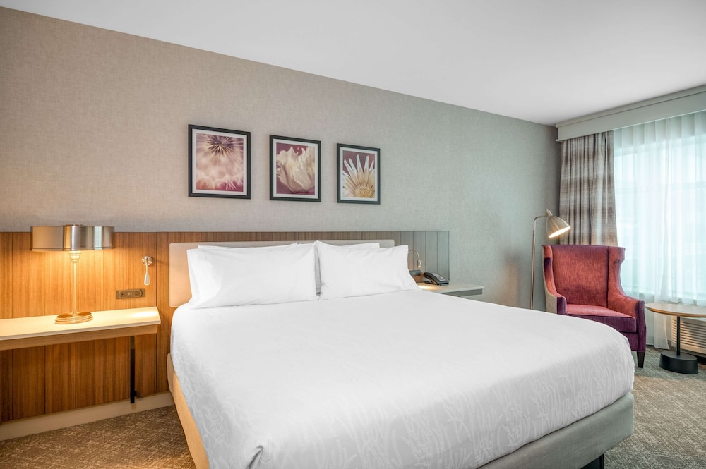 Hilton Garden Inn Boston Logan Airport — Hotel rooms in Boston, Massachusetts